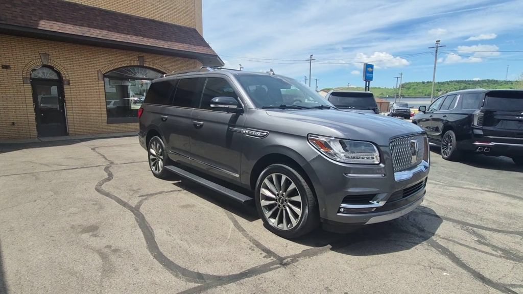Used 2021 Lincoln Navigator Reserve AWD/4WD image 3