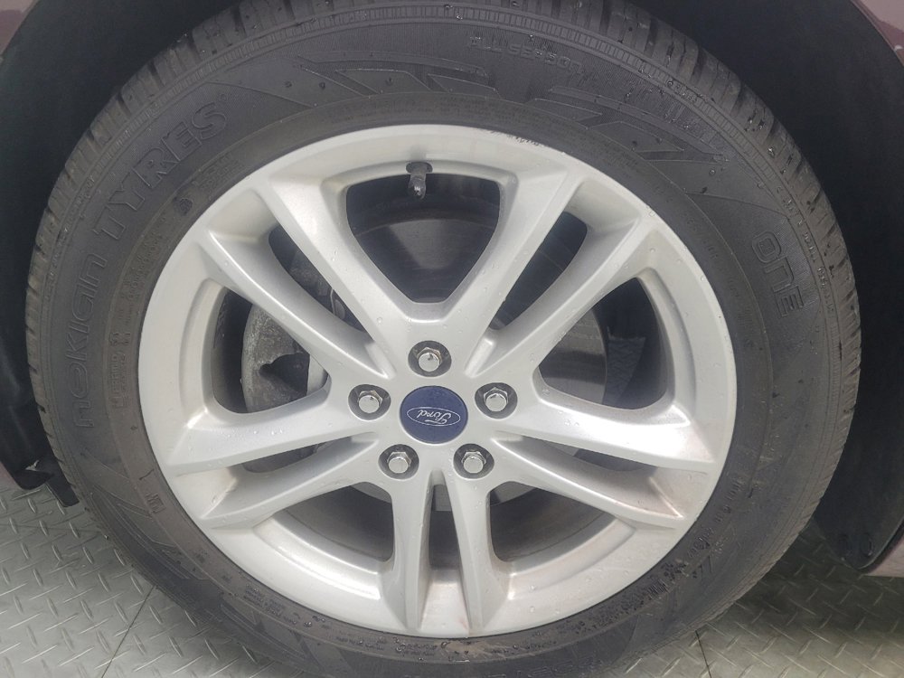 Used 2018 Ford Fusion SE w/ Fusion SE Technology Package FWD image 31