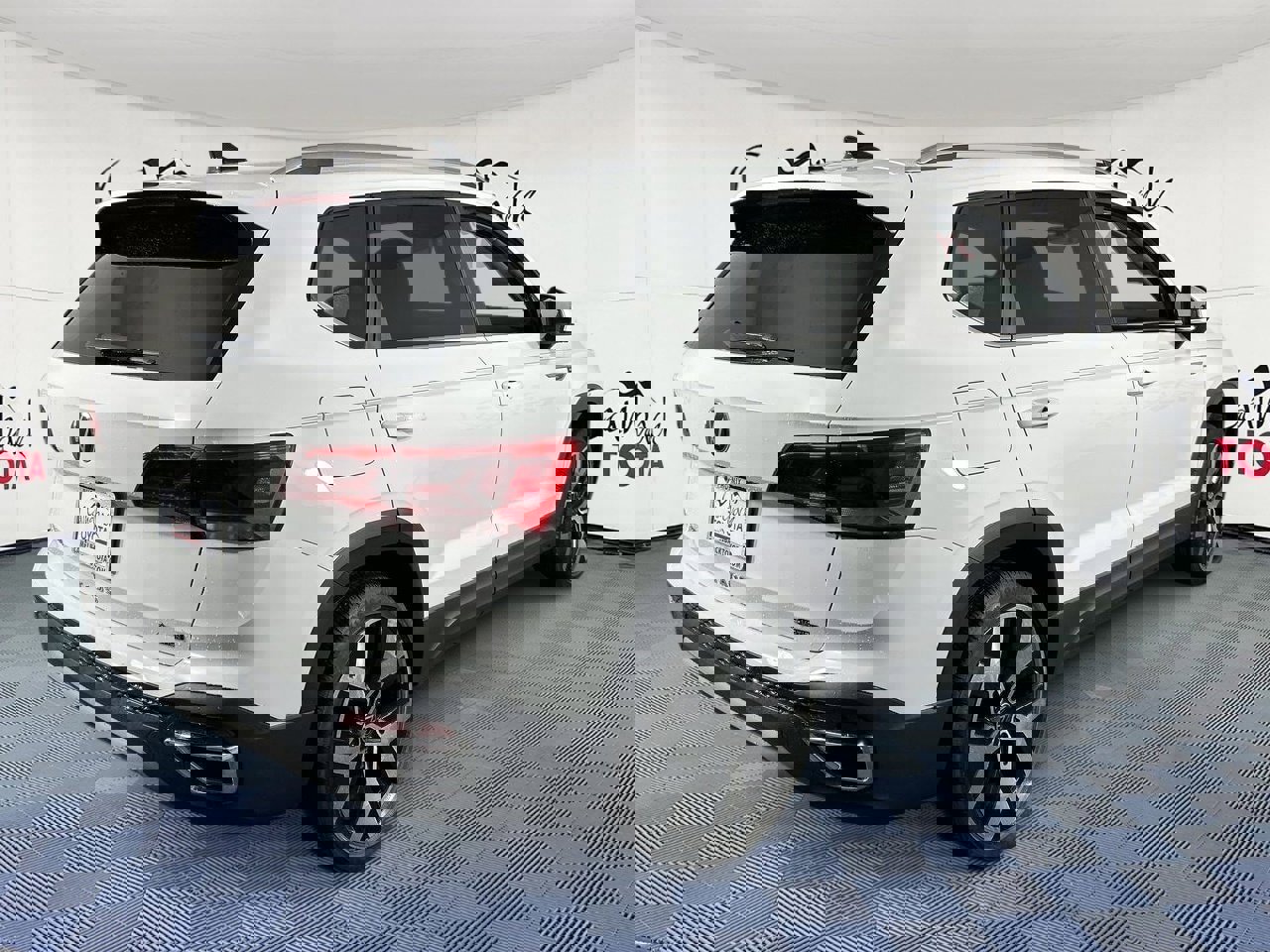 Used 2022 Volkswagen Taos SEL image 7