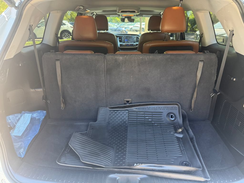 Used 2018 Toyota Highlander Limited FWD image 5