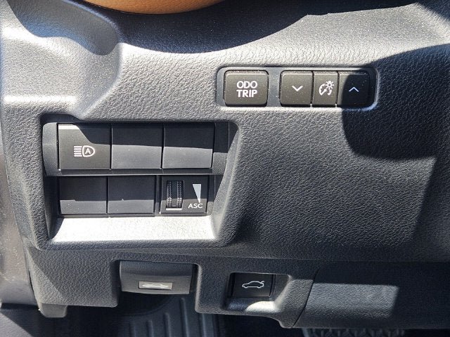 Used 2025 Lexus IS 350 F Sport w/ Accessory Package RWD image 19