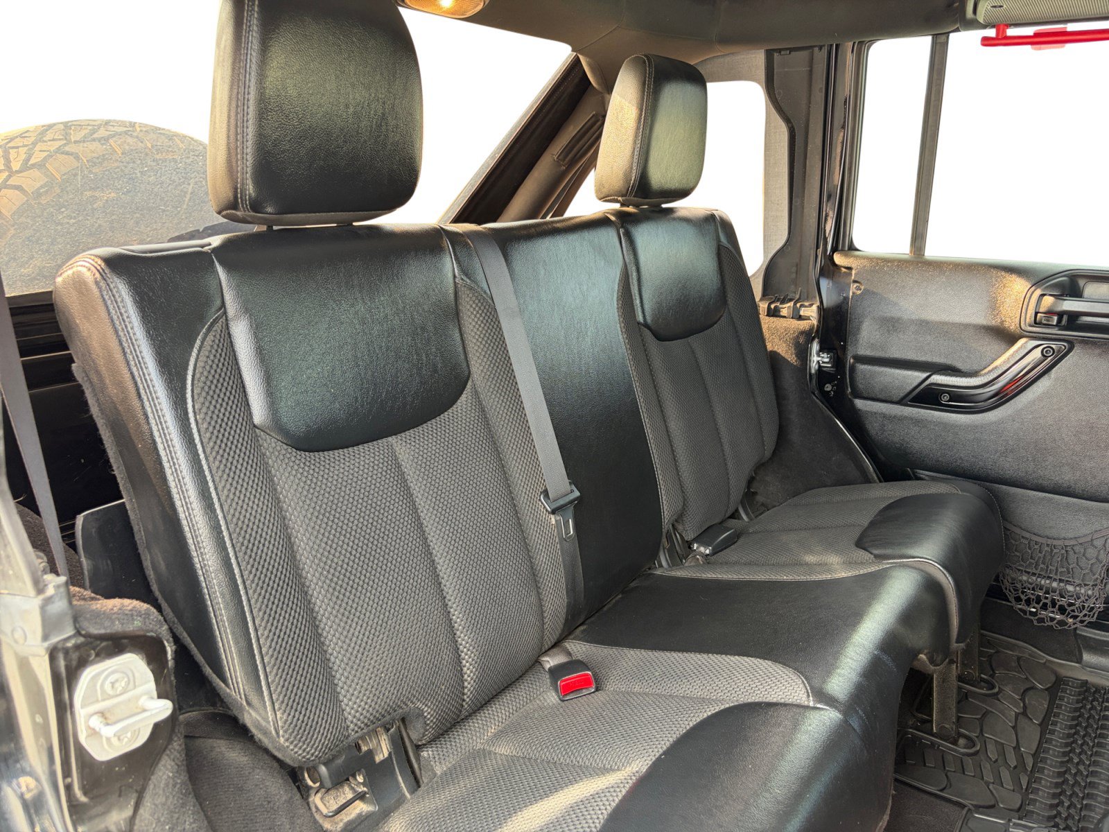 Used 2017 Jeep Wrangler Unlimited Sahara AWD/4WD image 22