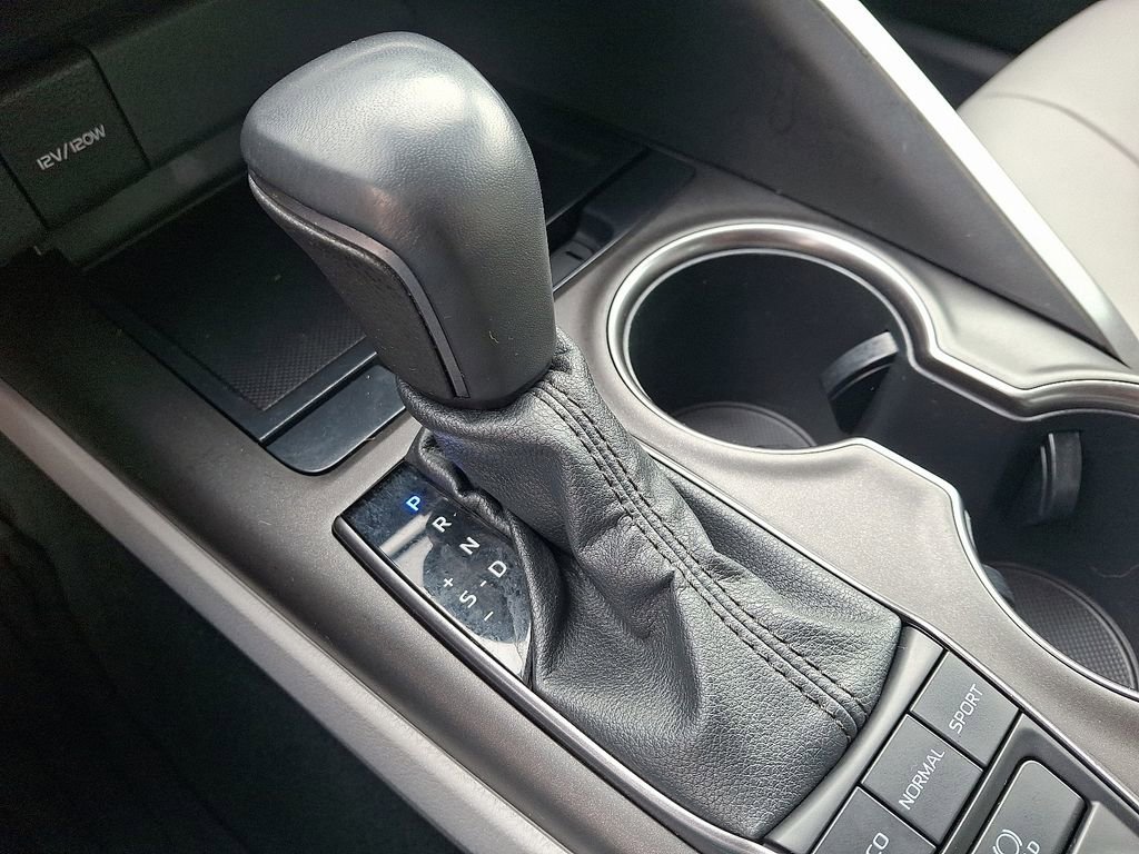 Used 2022 Toyota Camry SE image 15