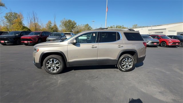 Certified 2023 GMC Acadia SLE w/ Driver Convenience Package image 5