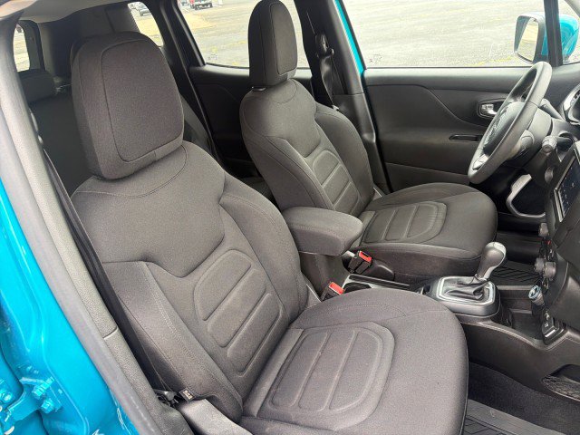 Used 2021 Jeep Renegade Latitude AWD/4WD image 24
