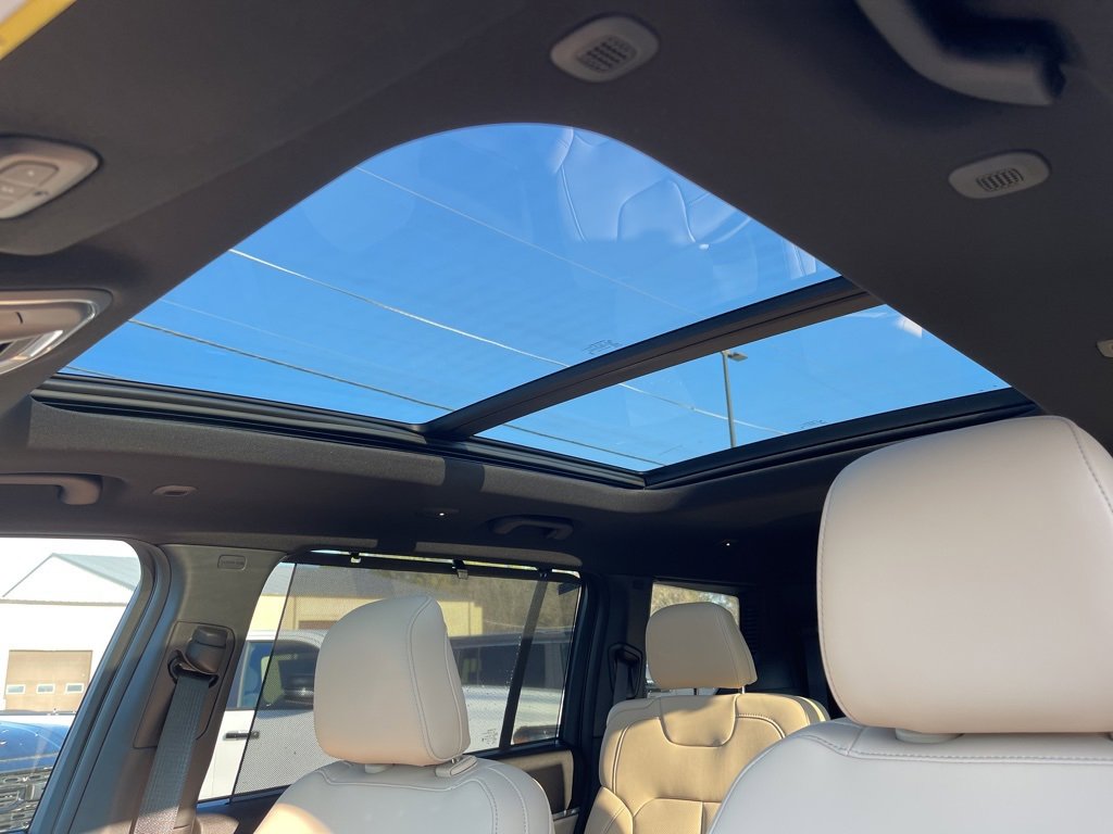 New 2025 Jeep Grand Cherokee L Limited w/ Luxury Tech Group II image 17