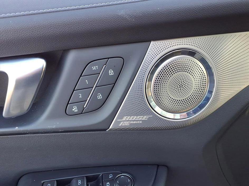 Used 2025 Buick Enclave Avenir w/ Super Cruise Package image 12