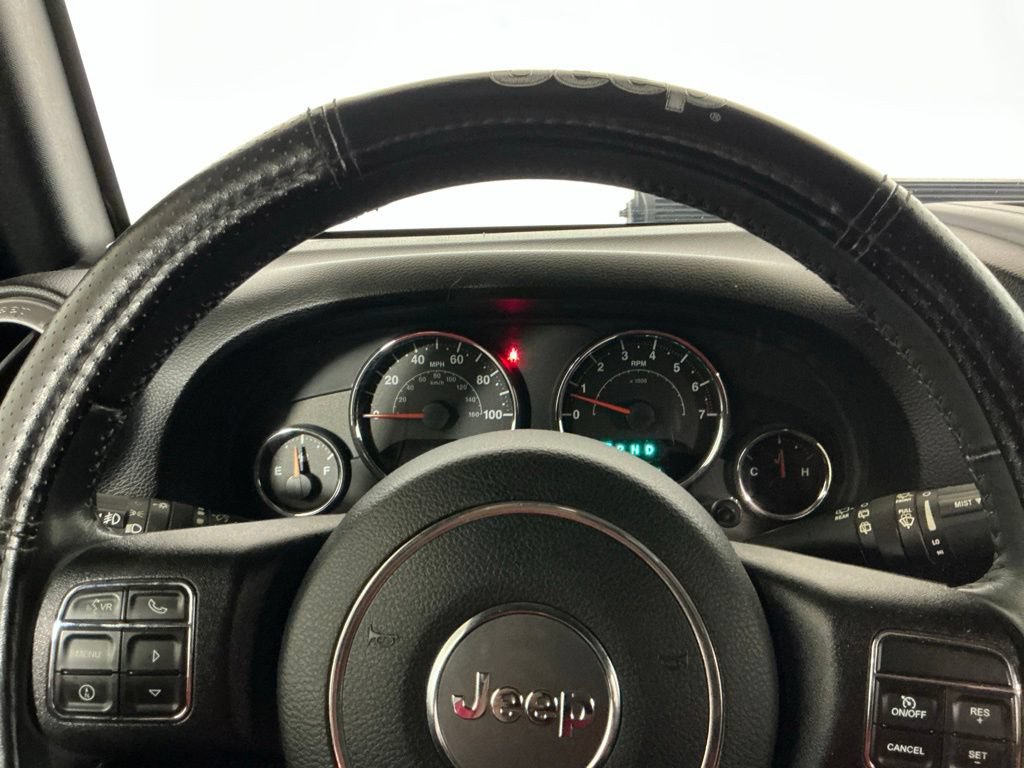 Used 2015 Jeep Wrangler Unlimited Sport w/ Connectivity Group AWD/4WD image 9