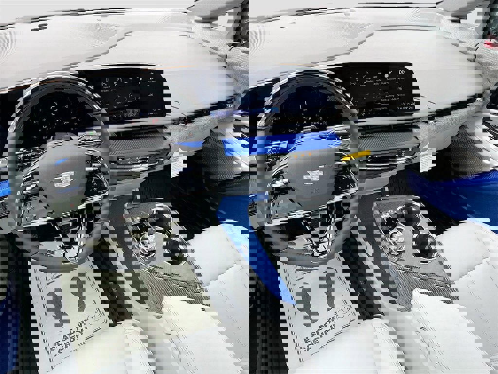 New 2026 Cadillac Optiq Luxury 1 image 23