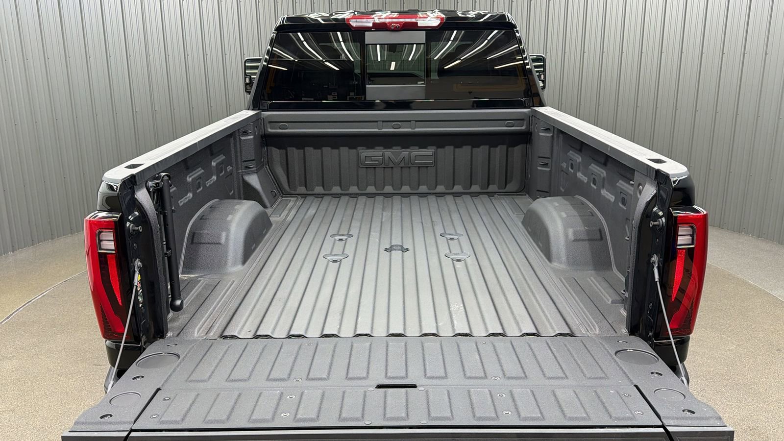 Used 2025 GMC Sierra 3500 Denali w/ Denali Reserve Package image 13