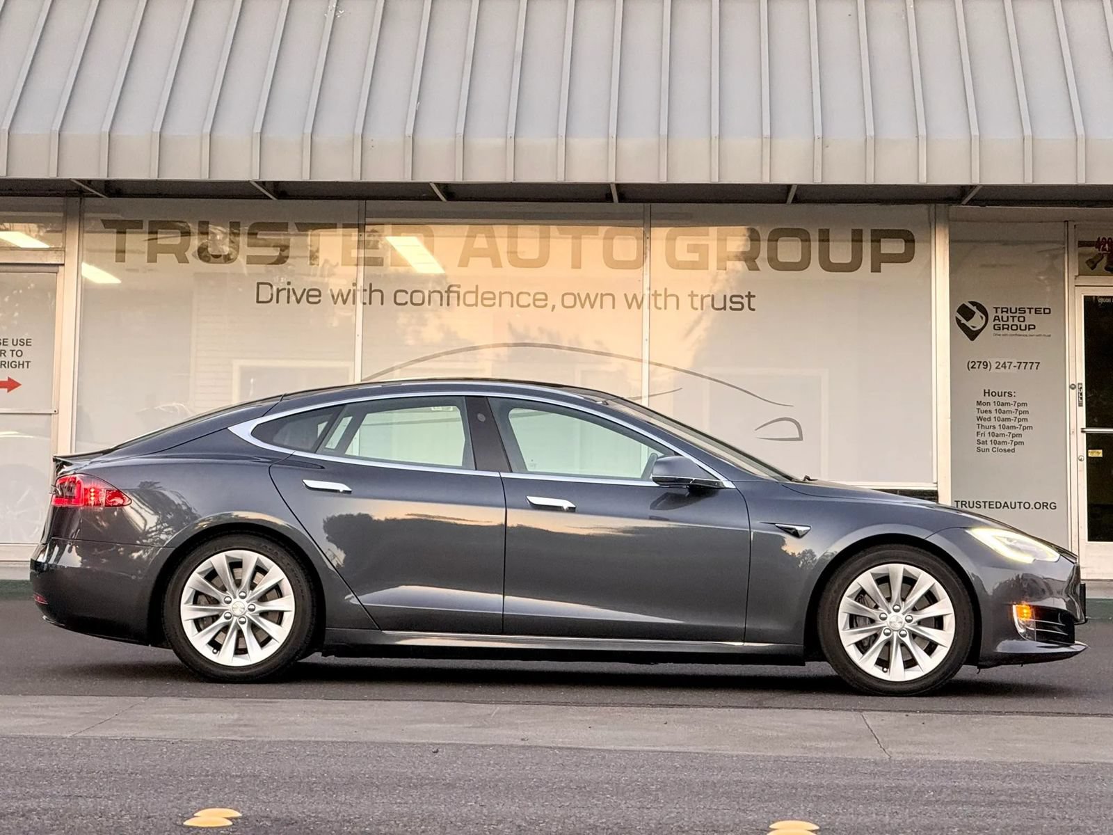 Used 2020 Tesla Model S Long Range AWD/4WD image 5