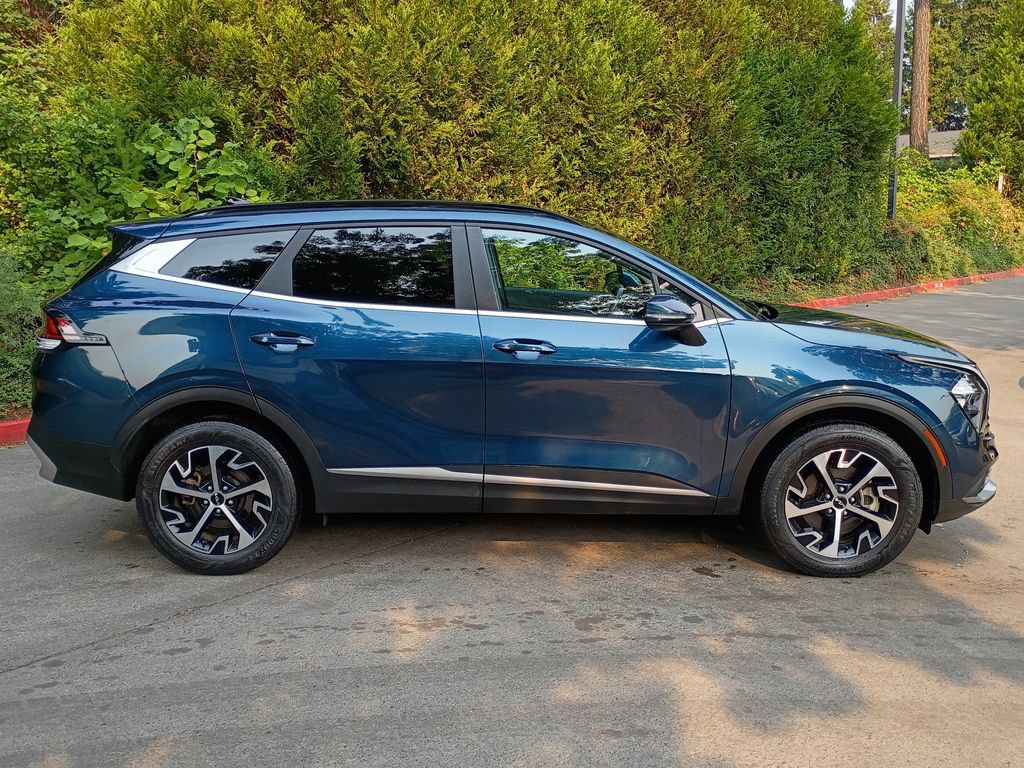 Used 2023 Kia Sportage EX w/ EX Premium Package AWD/4WD image 3