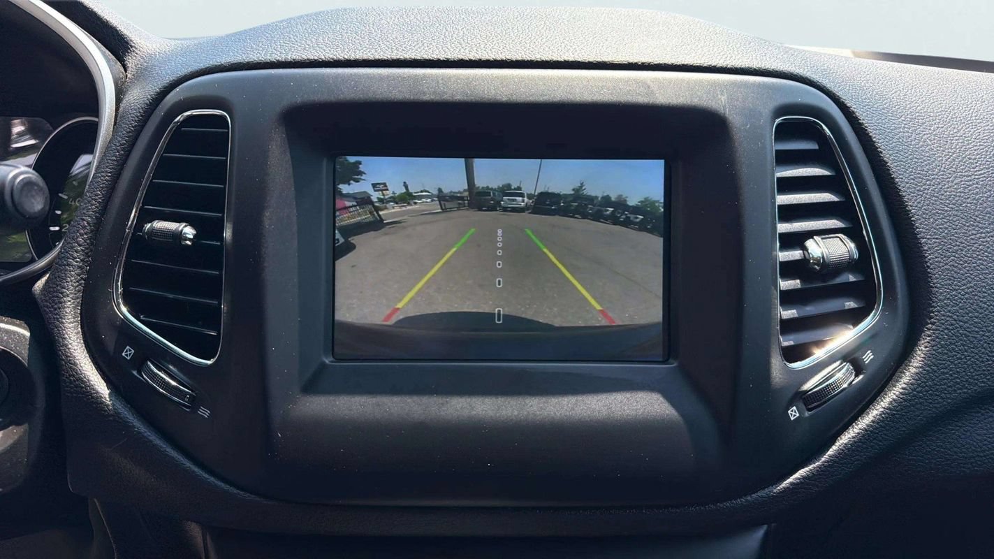Used 2020 Jeep Compass Latitude w/ Popular Equipment Group AWD/4WD image 11