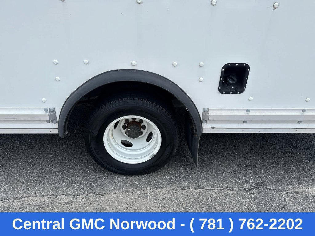 Used 2024 Ford E-350 and Econoline 350 Super Duty w/ Power Windows & Locks Group RWD image 9