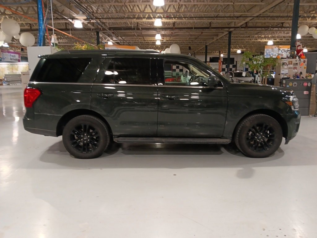 Used 2022 Ford Expedition XLT image 5