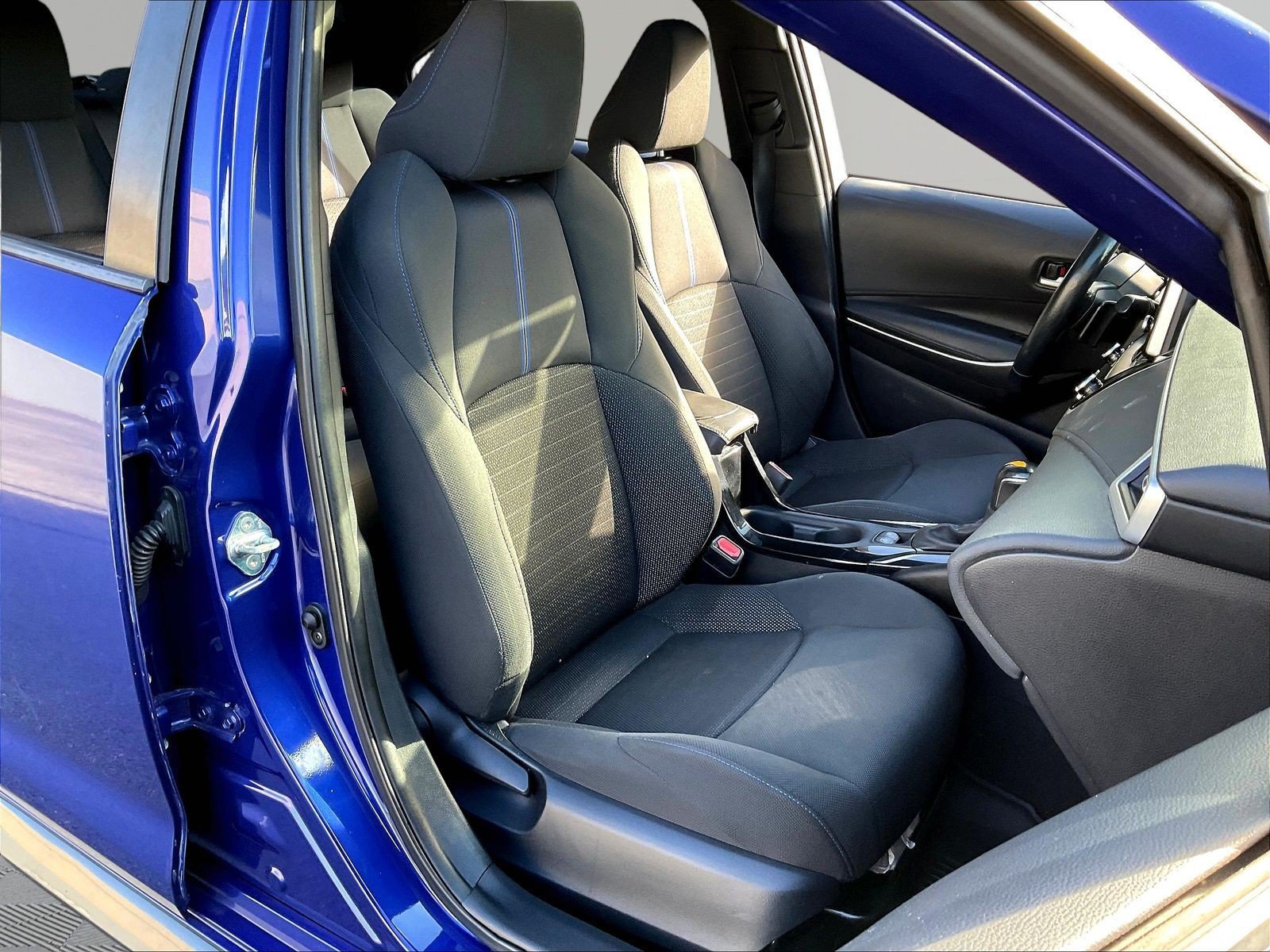 Used 2020 Toyota Corolla SE w/ SE Premium Package FWD image 30