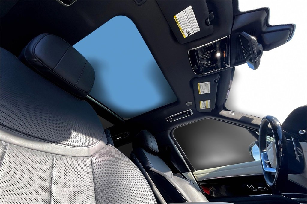 Used 2023 Land Rover Range Rover SE image 22