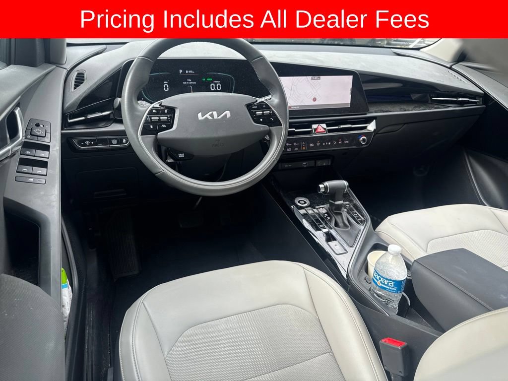 Certified 2024 Kia Niro EX FWD image 2