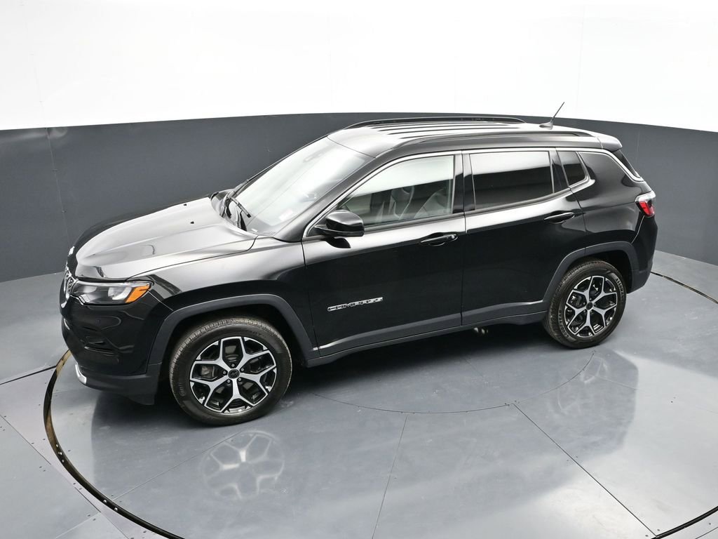 Used 2025 Jeep Compass Limited AWD/4WD image 35