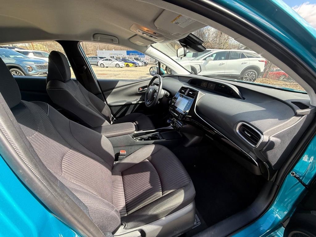 Used 2022 Toyota Prius Prime LE image 19
