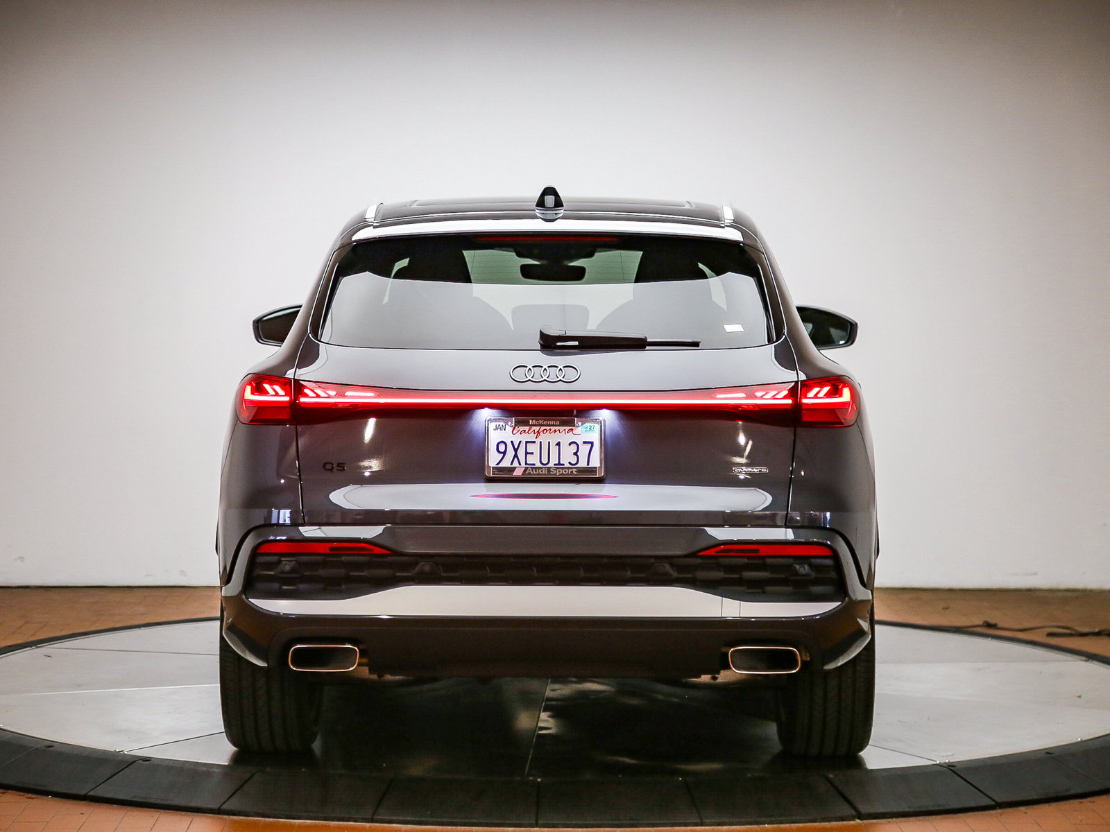 Certified 2025 Audi Q5 Prestige AWD/4WD image 3