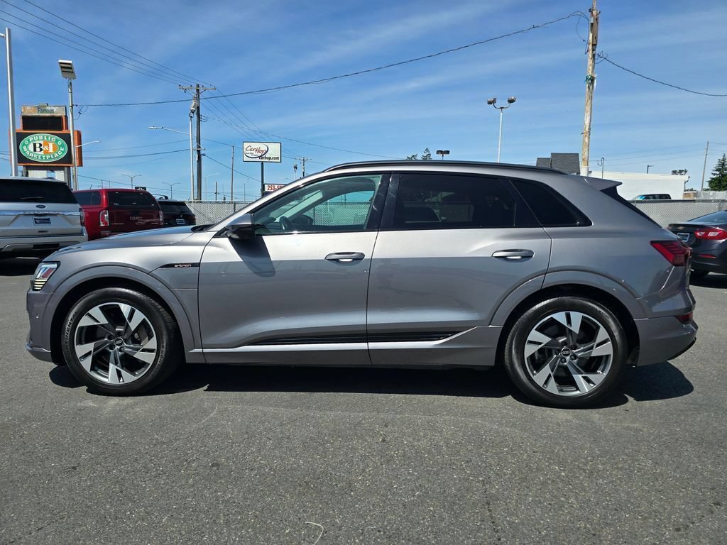 Used 2021 Audi e-tron Premium w/ Convenience Plus Package AWD/4WD image 9