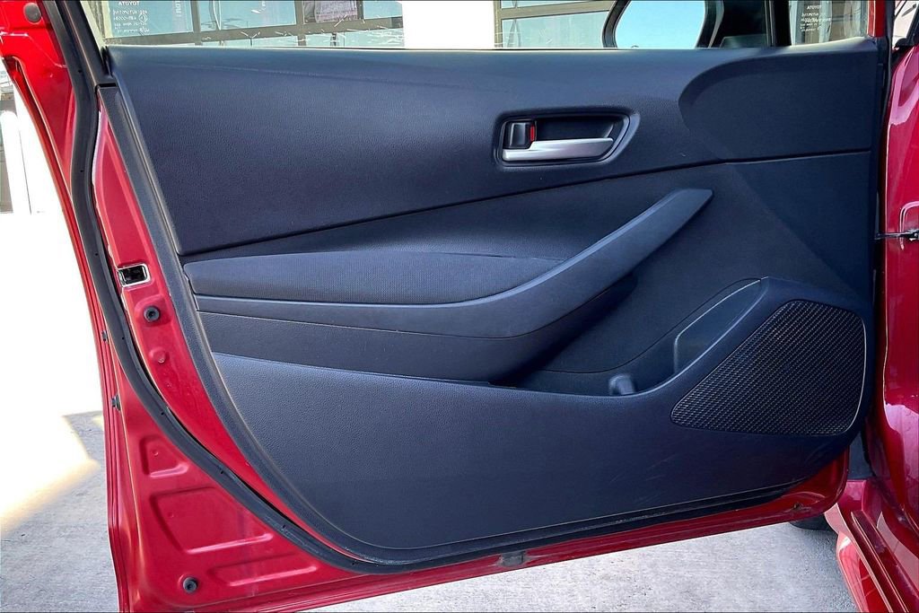 Used 2021 Toyota Corolla LE image 23