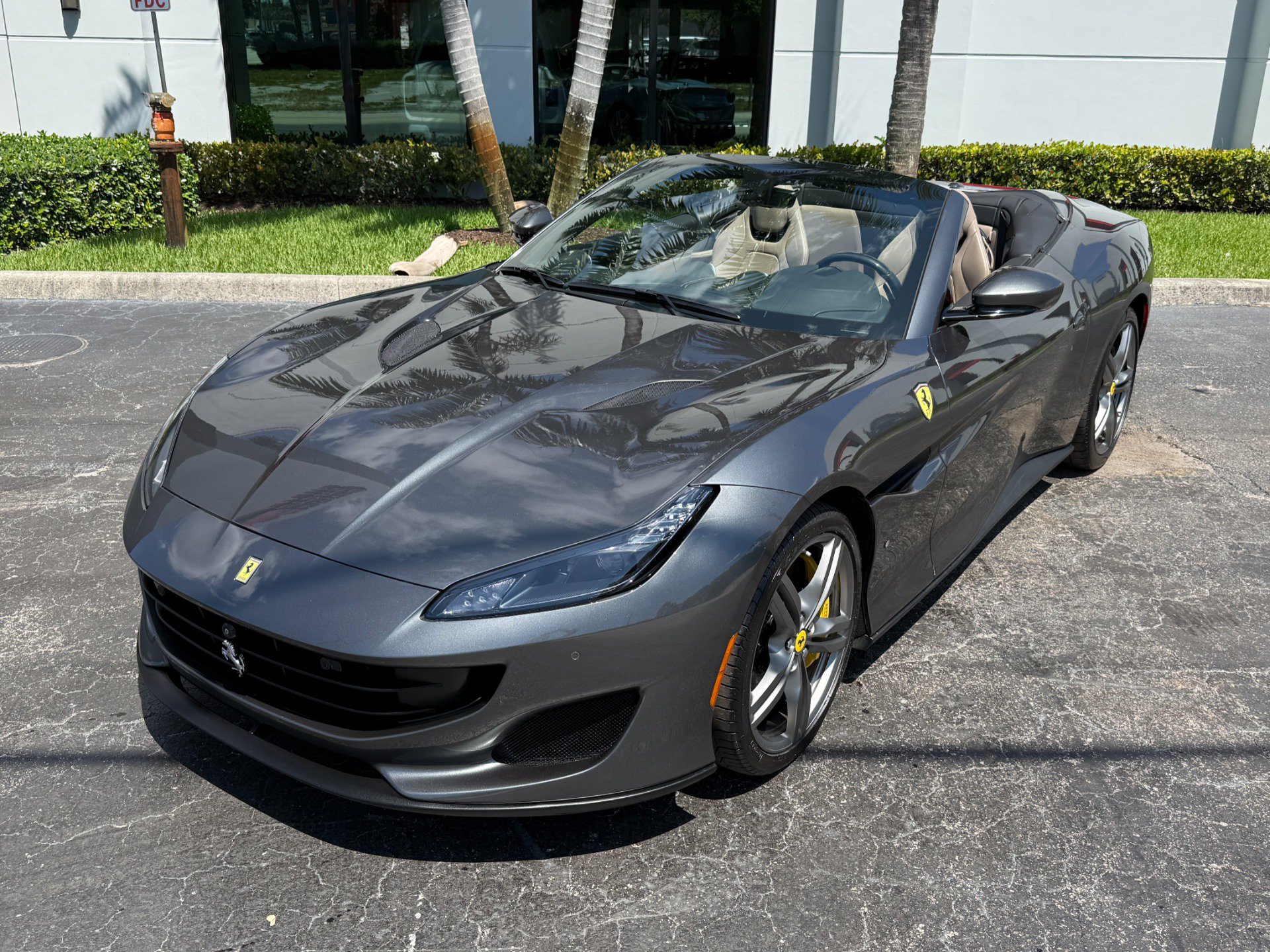 Used 2019 Ferrari Portofino RWD image 11
