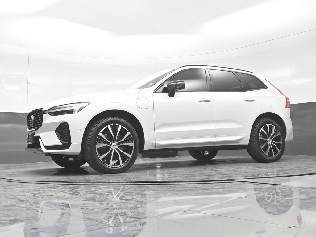 Used 2023 Volvo XC60 T8 Plus AWD/4WD image 24