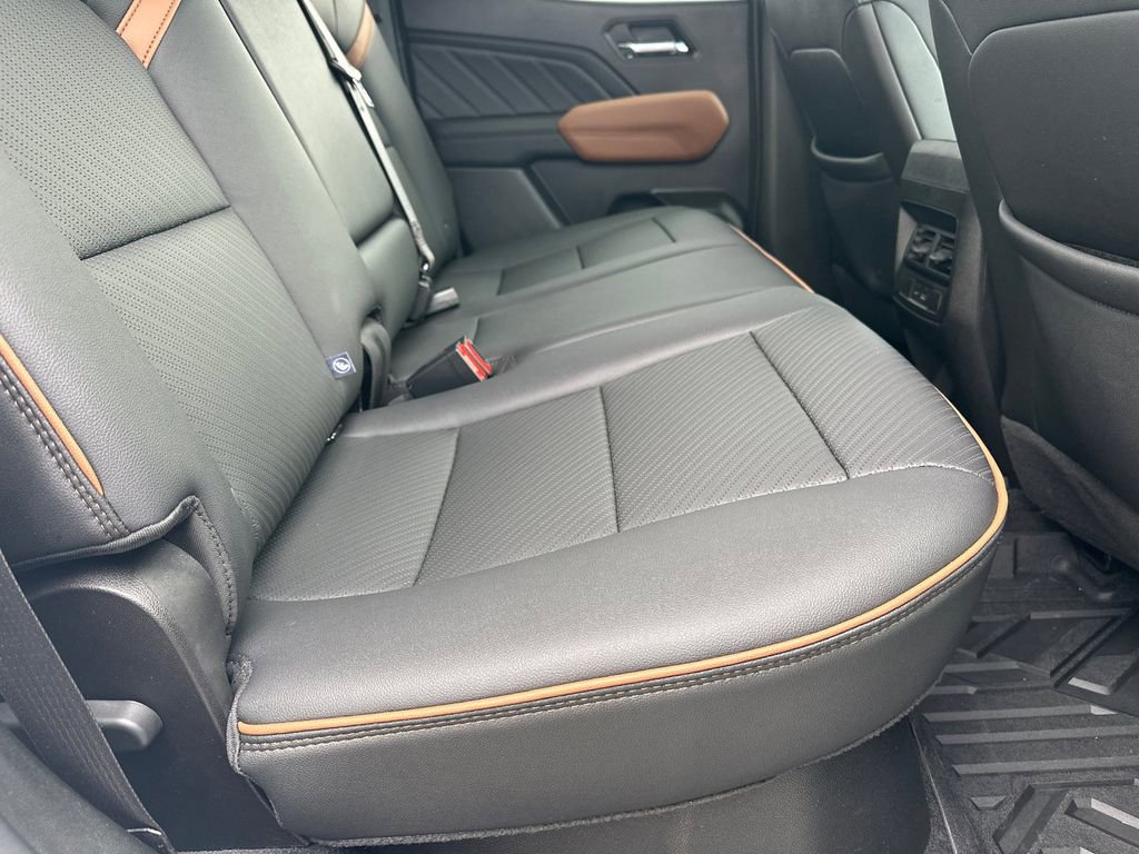 Used 2025 GMC Canyon AT4 w/ AT4 Premium Package image 16