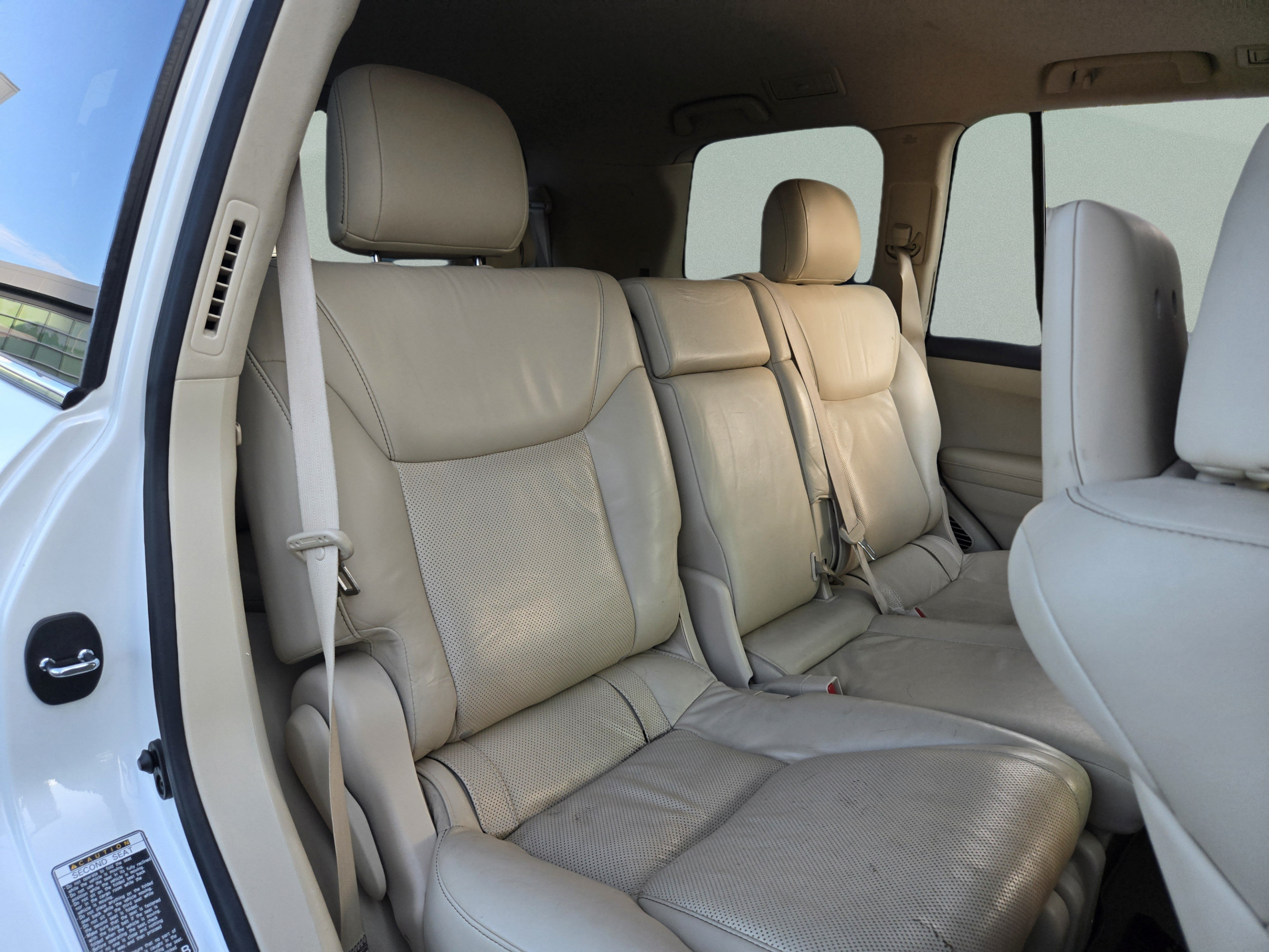 Used 2014 Lexus LX 570 4WD image 23