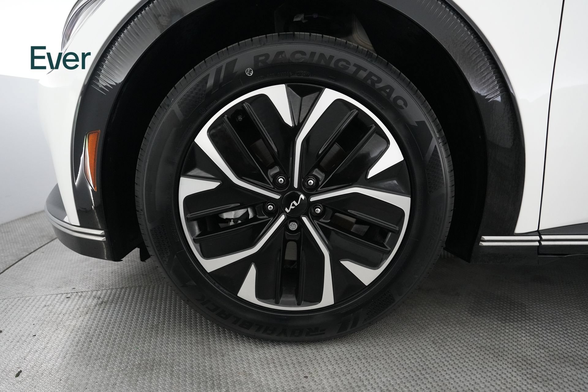 Used 2024 Kia EV6 Wind RWD image 19