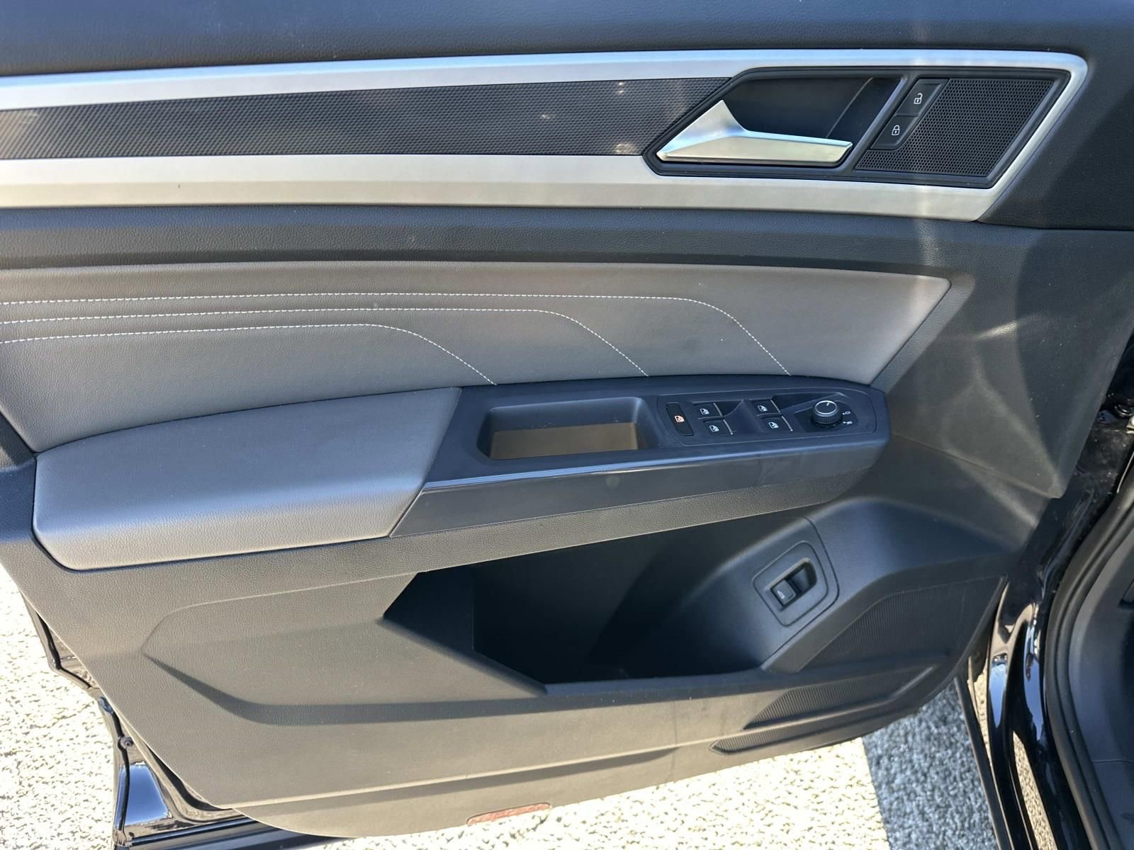 Used 2021 Volkswagen Atlas Cross Sport SEL R-Line image 14