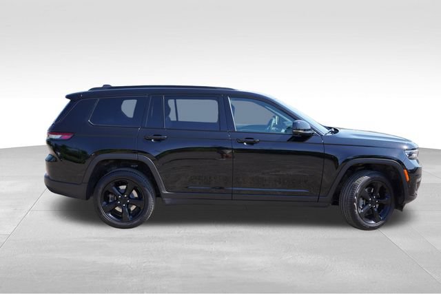 Certified 2025 Jeep Grand Cherokee L Limited w/ Luxury Tech Group II AWD/4WD image 3