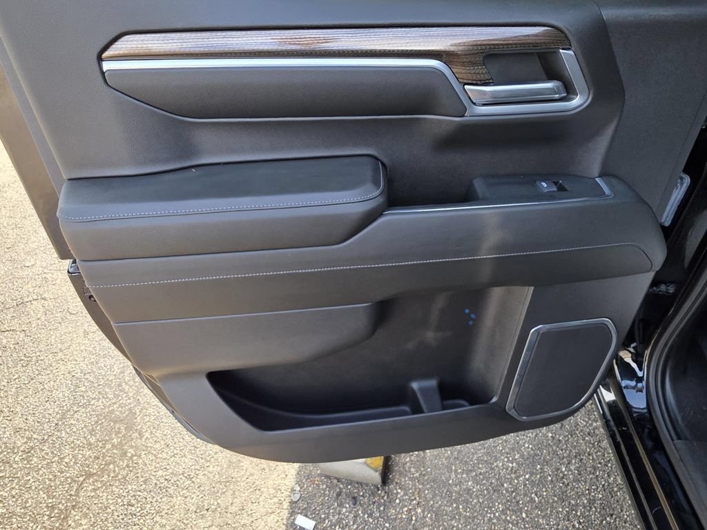 Used 2024 Chevrolet Silverado 1500 RST AWD/4WD image 29
