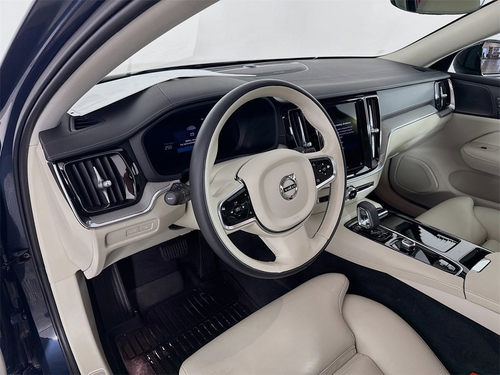 Used 2024 Volvo S60 T8 Ultimate w/ Climate Package image 4