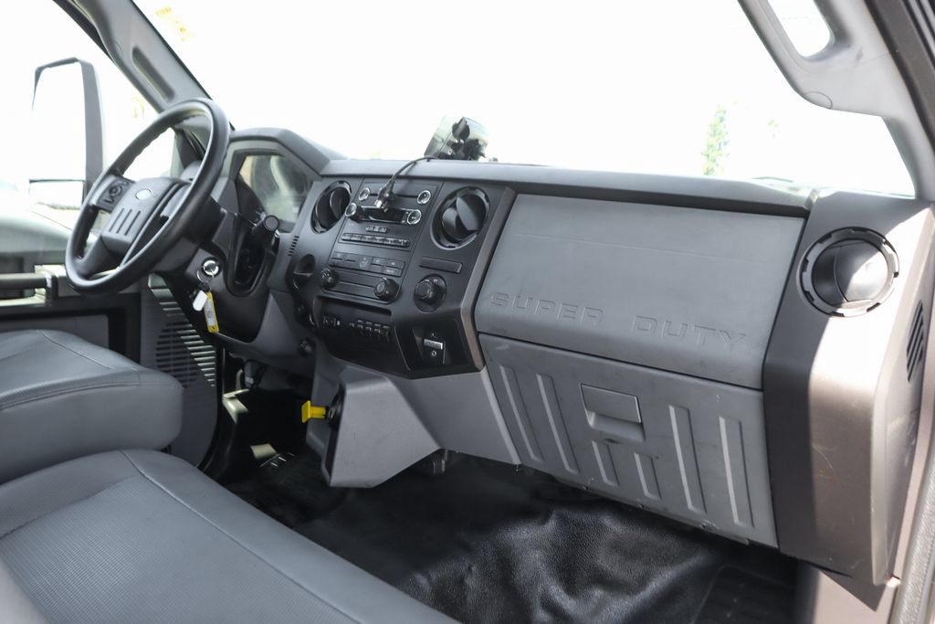 Used 2017 Ford F750 2WD Regular Cab Super Duty image 33