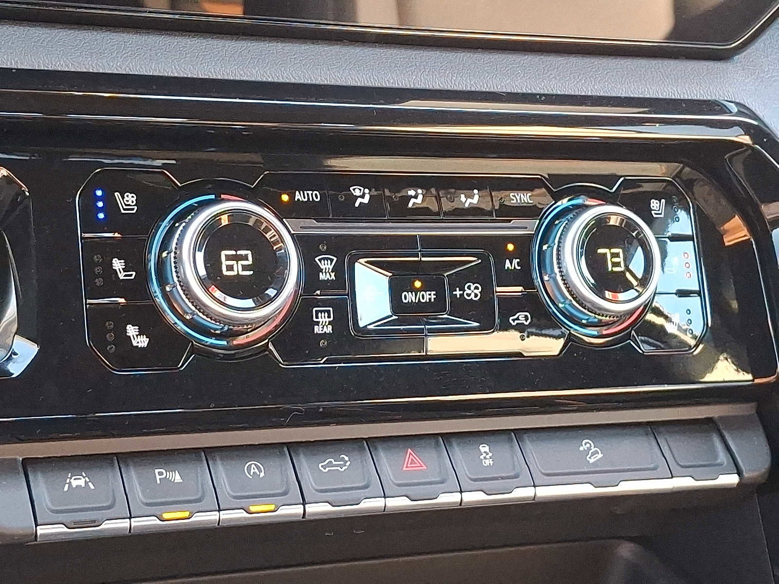 Used 2025 GMC Sierra 1500 AT4 w/ AT4 Premium Package image 16