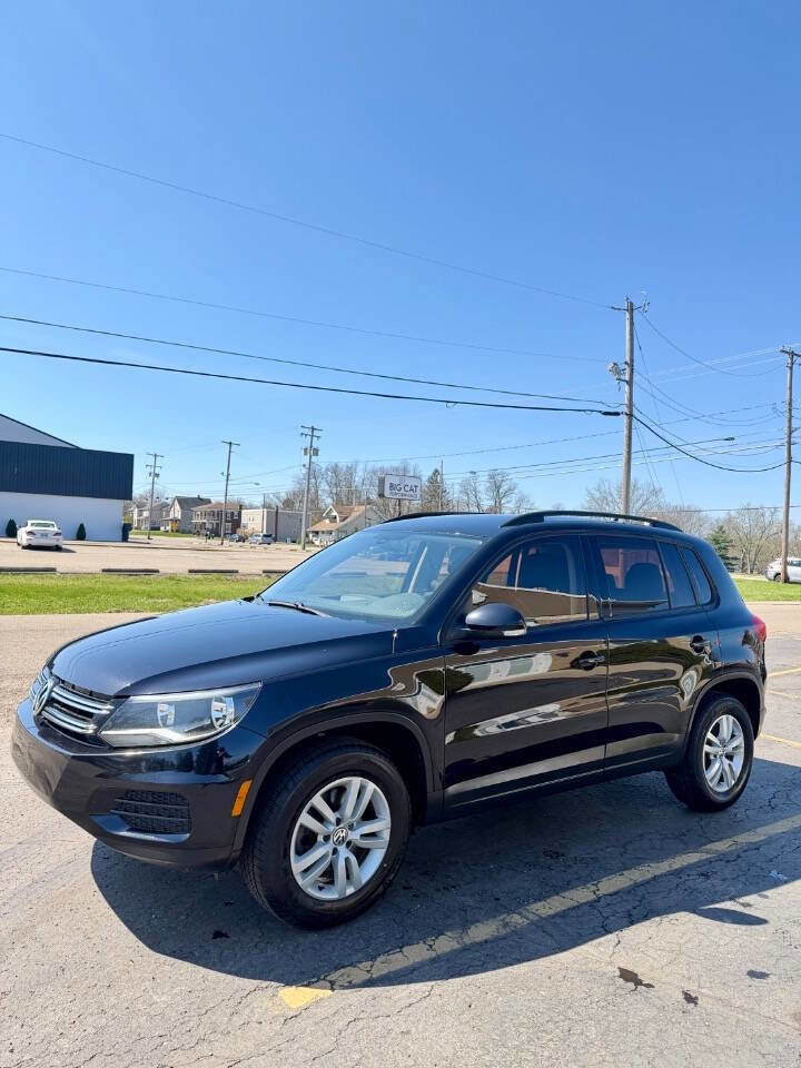 Used 2017 Volkswagen Tiguan S image 6