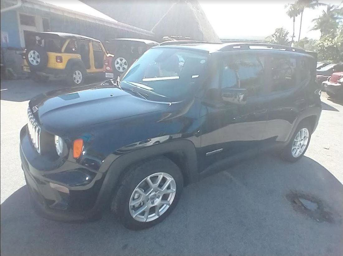 Used 2020 Jeep Renegade Latitude w/ Cold Weather Group image 2