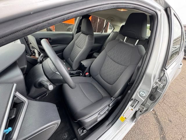 Used 2022 Toyota Corolla LE FWD image 9
