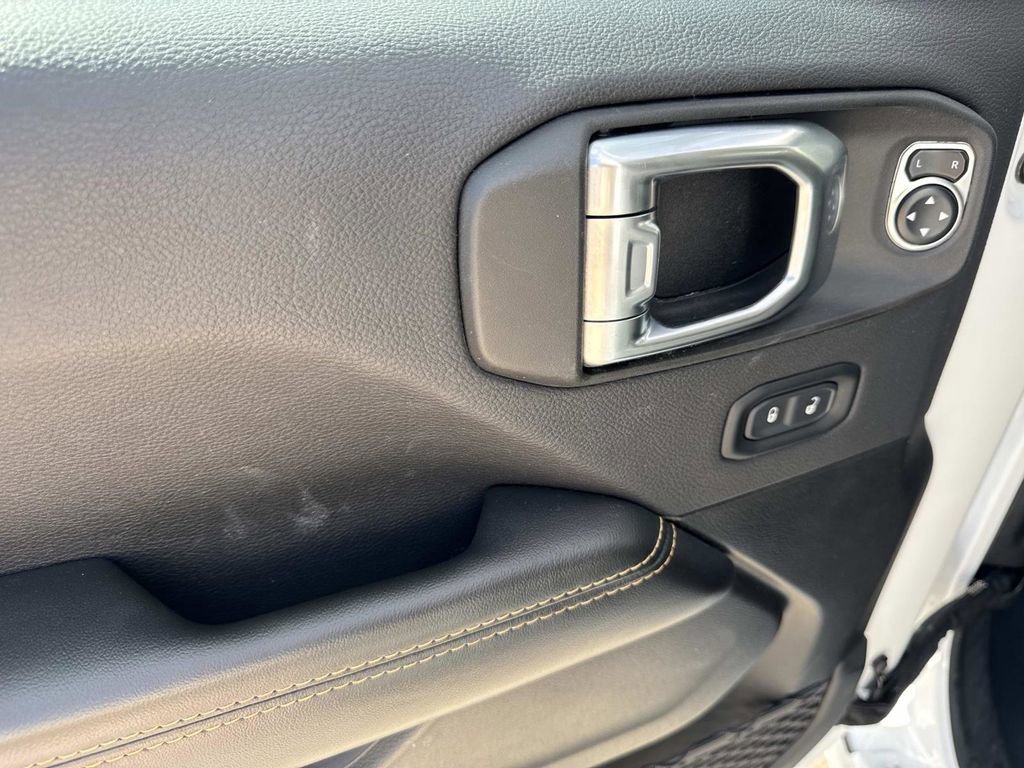 Used 2024 Jeep Wrangler Sahara image 36
