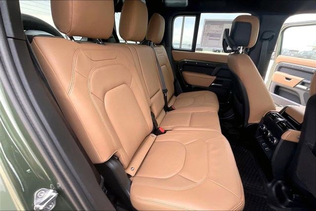 New 2026 Land Rover Defender 110 X-Dynamic SE image 11