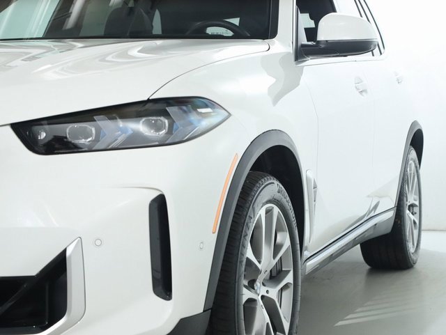 Used 2026 BMW X5 xDrive40i w/ Climate Comfort Package image 4