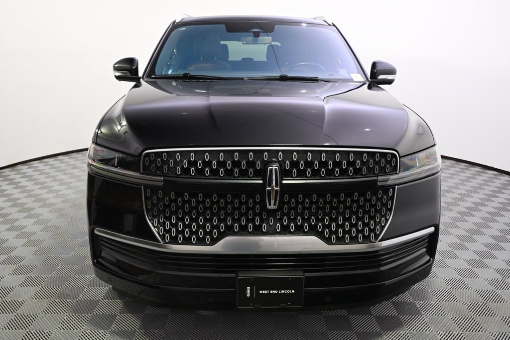 Used 2025 Lincoln Navigator Reserve AWD/4WD image 10