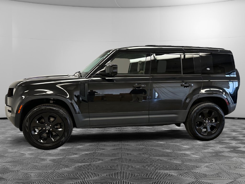 Used 2023 Land Rover Defender 110 S AWD/4WD image 4