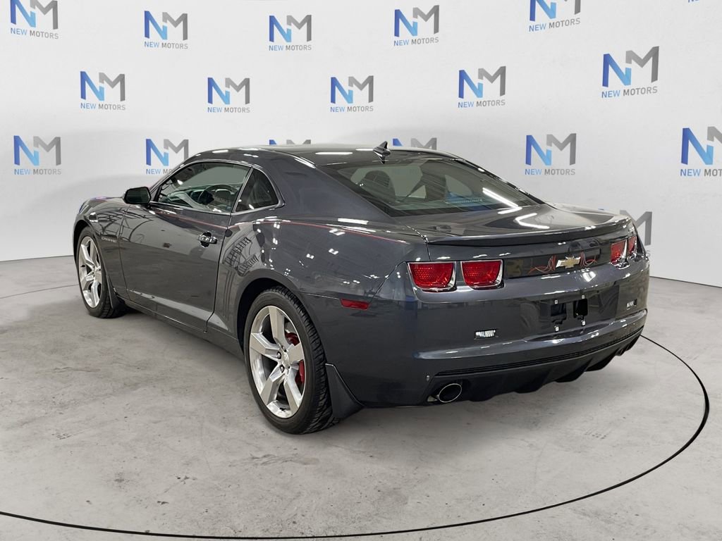 Used 2010 Chevrolet Camaro SS RWD image 3