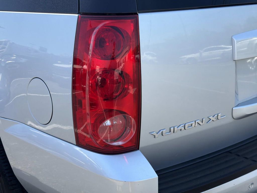 Used 2013 GMC Yukon XL 2500 SLT image 12