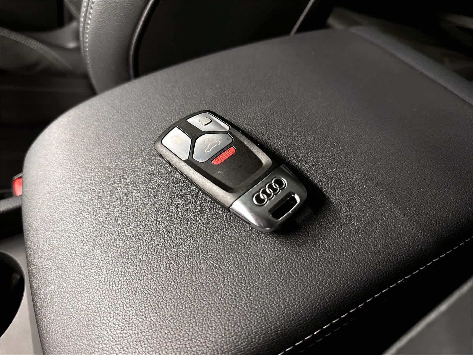 Used 2024 Audi Q5 e Premium AWD/4WD image 12