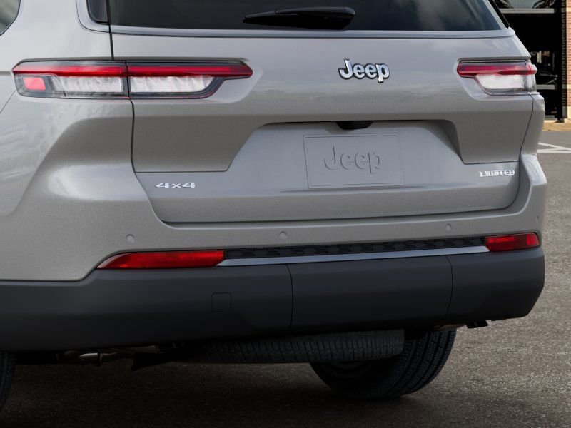New 2026 Jeep Grand Cherokee L Limited w/ Limited Altitude Package AWD/4WD image 13